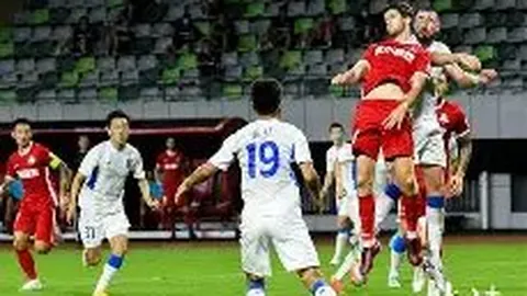 伊能静三轮车取快递，900件包裹到货场面逗趣